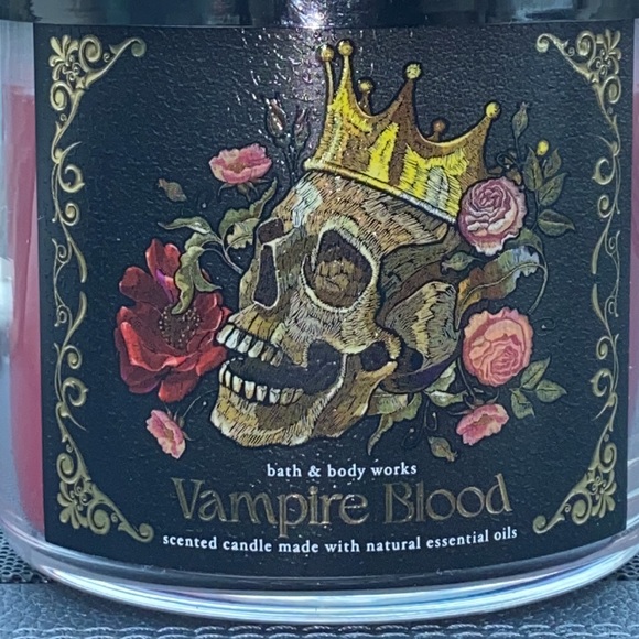 VAMPIRE BLOOD 3 WICK CANDLE BBW - Picture 2 of 7